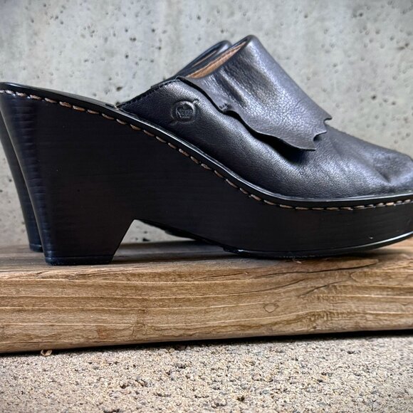 BORN WOMEN'S BLACK LEATHER HEEL SLIP-ON COMFORT SHOES SIZE 6 - Picture 3 of 16